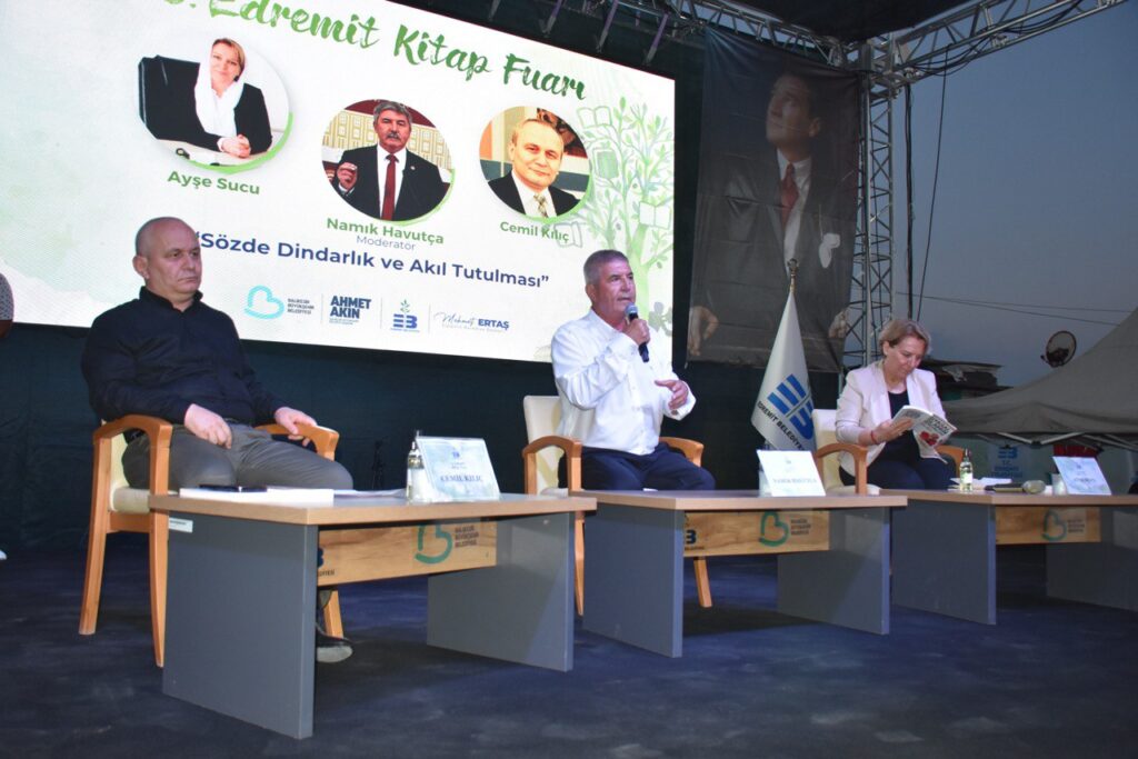 6. Edremit Kitap Fuarı'nın üçüncü günü: Sanat, bilim ve düşünce bir arada! 5 WhatsApp Image 2024 08 22 at 14.22.52 2 |