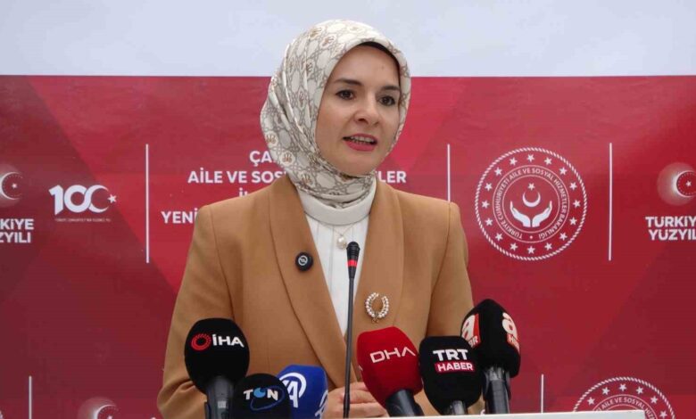 aile ve sosyal hizmetler bakani goktas 973 sosyal yardimlasma ve dayanisma vakfimiza 450 milyon lira kaynak aktariyoruz 59ddf11 |