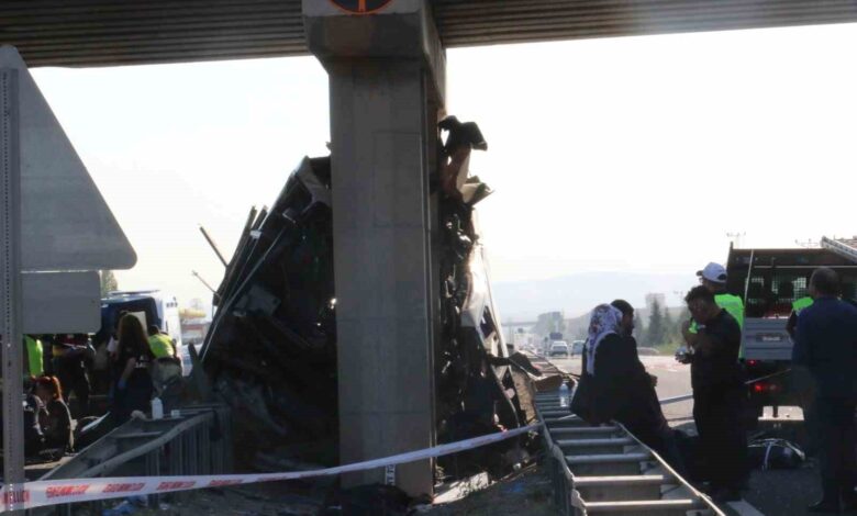 ankarada yolcu otobusu kopru ayagina carpti 11 olu 25 yarali 905e74c |