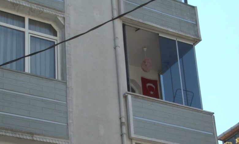 Psikolojik sorunları olan adam kahvaltıda babasını öldürdü, anne ve kardeşini yaraladı 1 avcilarda psikolojik sorunlari olan adam kahvaltida babasini oldurdu anne ve kardesini yaraladi b5d49b3 |