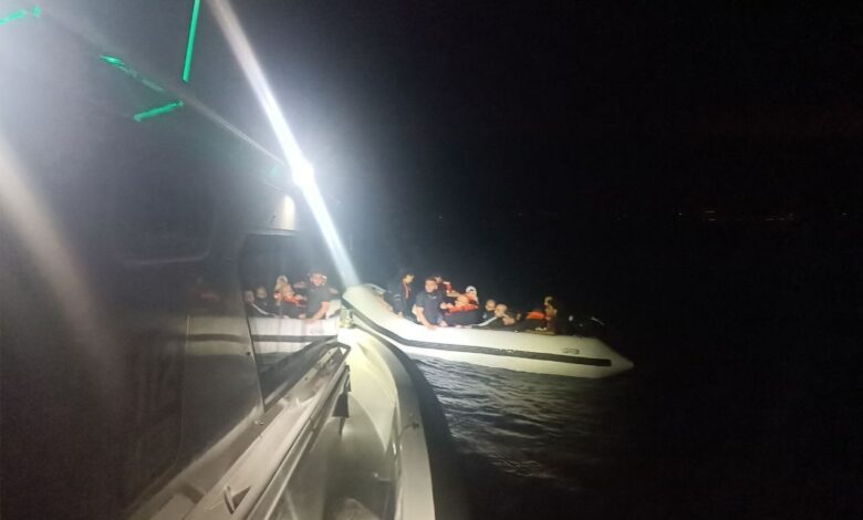 Ayvalık’ta 16 düzensiz göçmen yakalandı 1 ayvalikta 16 duzensiz gocmen yakalandi 265625d |