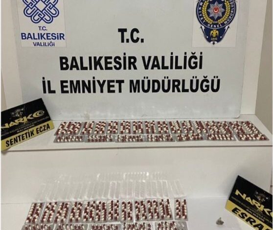 balikesirde uyusturucu tacirlerine operasyon 400ed62 |