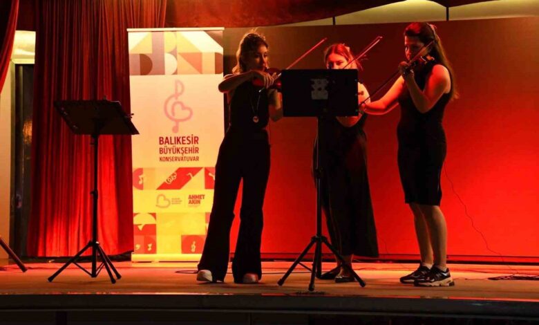 Balıkesir’in dört bir yanında konser coşkusu yaşandı 1 balikesirin dort bir yaninda konser coskusu yasandi 0be9b8d |