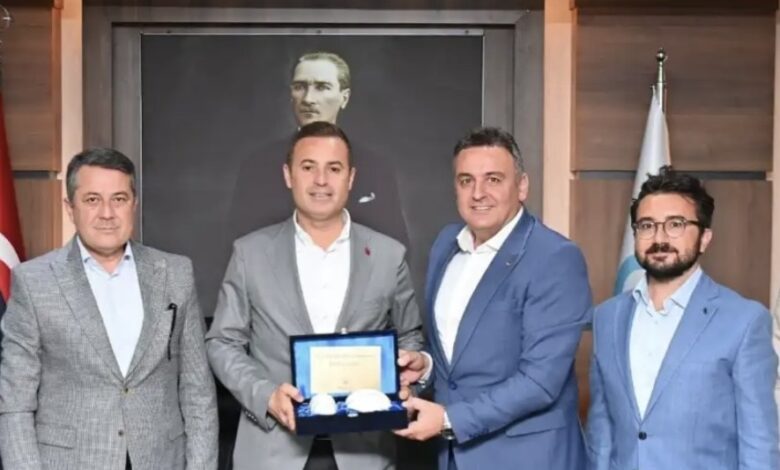 bandirma ticaret odasindan balikesir buyuksehir belediye baskani ahmet akina ziyaret 8103a39 |