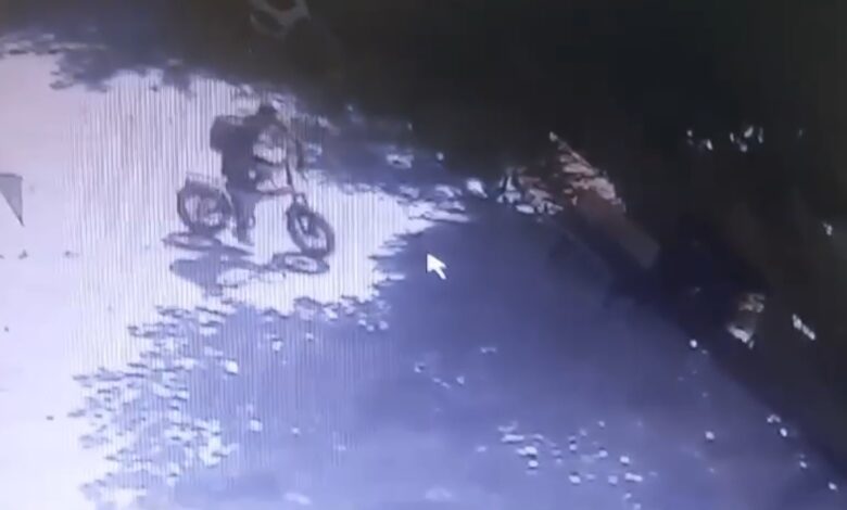 Camideki hırsızlık kamerada 1 camideki hirsizlik kamerada 928fa4d |