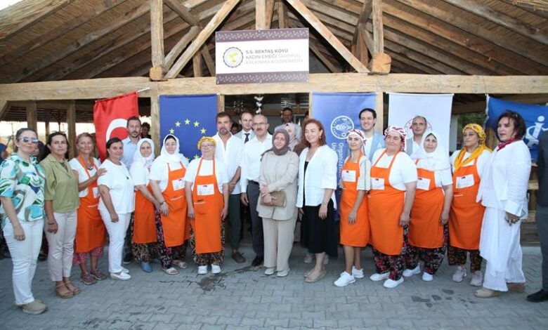 canakkalede kulturel mirasi yasatan kadinlar koy ekonomisine katki sagliyor d81f821 |