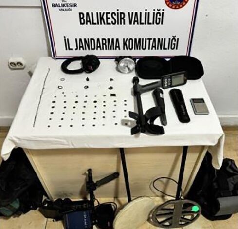 Edremit ve Gönen’de kaçak kazı operasyonu: 7 şüpheli yakalandı 1 edremit ve gonende kacak kazi operasyonu 7 supheli yakalandi a6bb148 |