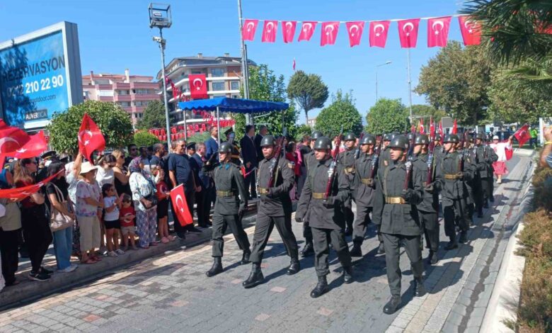 edremitte 30 agustos zafer bayraminin 102 yil donumu torenlerle kutlandi 264cf37 |