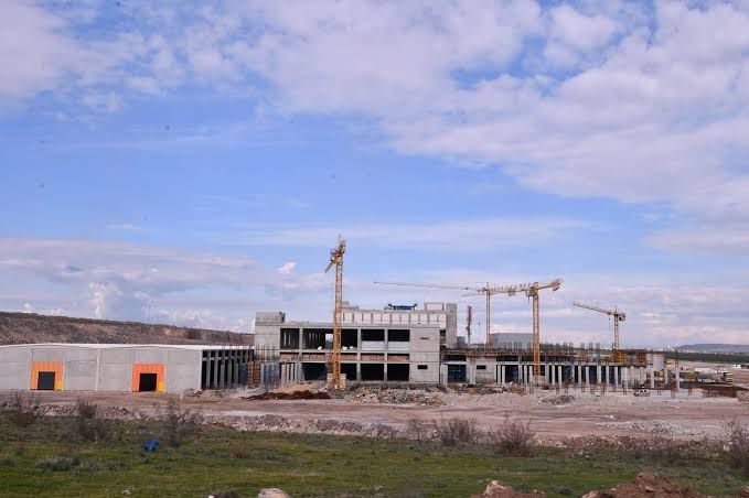 Gönen’de inşaattan düşen işçi hayatını kaybetti 1 gonende insaattan dusen isci hayatini kaybetti 2a1f754 |