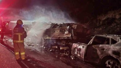 otomobil tira arkadan carpti dorse de otomobil de kullanilamaz hale geldi c1cd1f3 |