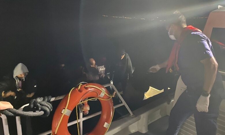 ayvacik aciklarinda 21 kacak gocmen kurtarildi dc048e8 |