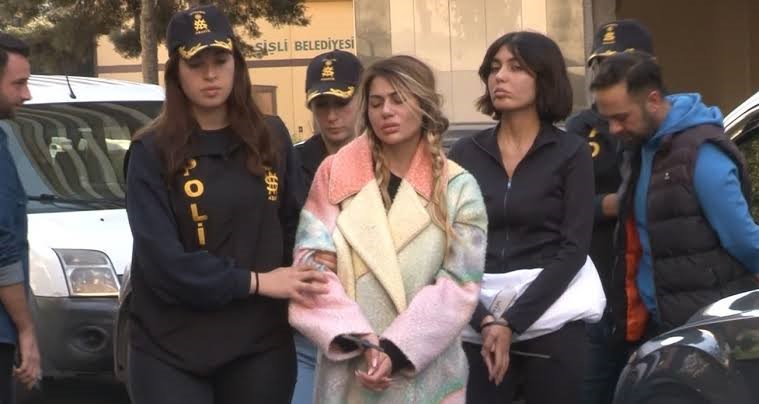 Bahar ve Nihal Candan’ın da aralarında bulunduğu 21 sanıklı dolandırıcılık davasında ara karar açıklandı 1 bahar ve nihal candanin da aralarinda bulundugu 21 sanikli dolandiricilik davasinda ara karar aciklandi c87f273 |
