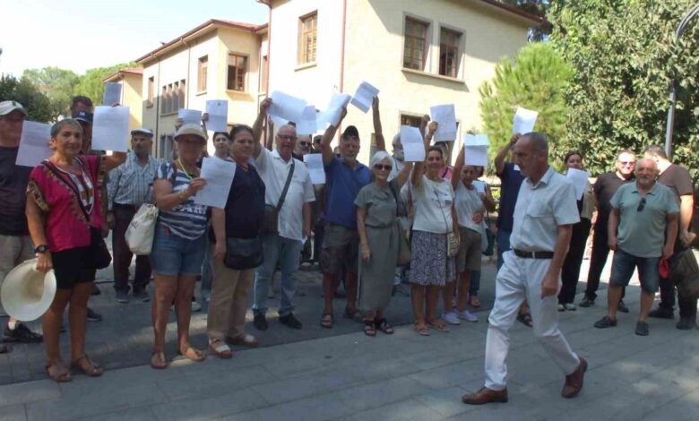 Balıkesir’de çevreciler altın madeni işletmesine karşı çıktı 1 balikesirde cevreciler altin madeni isletmesine karsi cikti 505cfd3 |