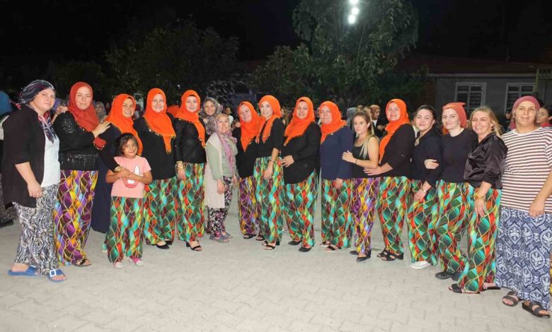 Balıkesir’de şalvarını giyen eğlenceye koştu 1 balikesirde salvarini giyen eglenceye kostu 80f42e6 |