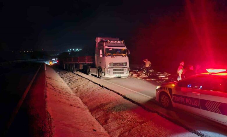 Bandırma’da kontrolden çıkan seramik yüklü tır karşı şeride uçtu 1 bandirmada kontrolden cikan seramik yuklu tir karsi seride uctu 95e1bf9 |