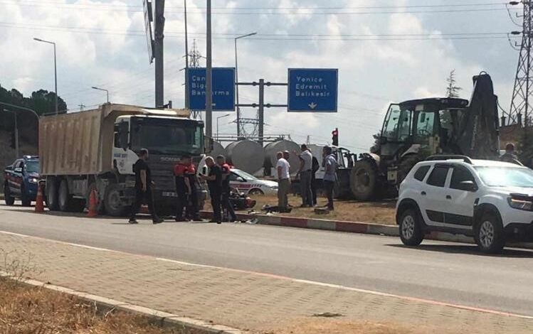Çanakkale’de kamyon ile çarpışan motosiklet sürücüsü hayatını kaybetti 1 canakkalede kamyon ile carpisan motosiklet surucusu hayatini kaybetti d7c6e09 |