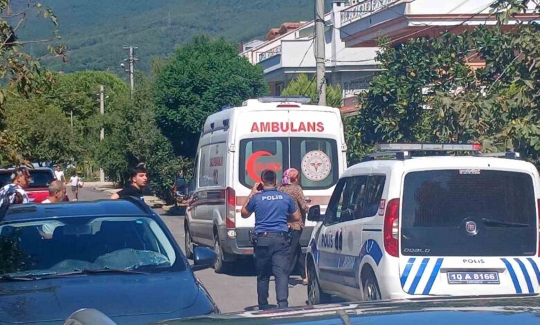 Erdek’te eski eş dehşeti: Boşandığı eşini bıçakladı 1 erdekte eski es dehseti bosandigi esini bicakladi a03b685 |
