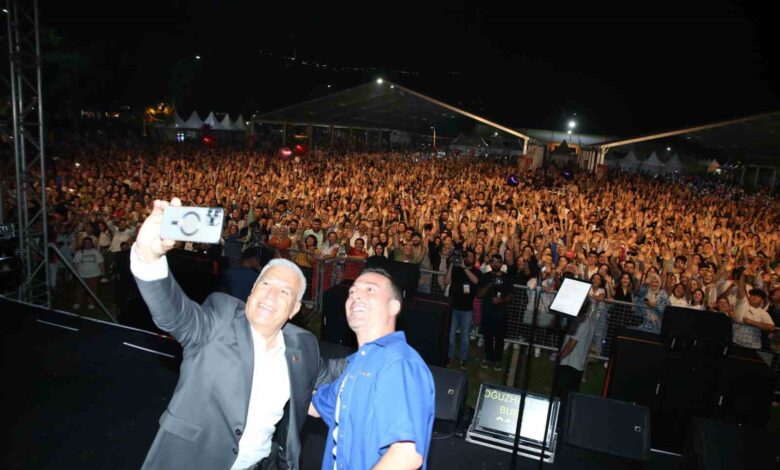 Gastronomi Festivali’nde Oğuzhan Koç rüzgarı 1 gastronomi festivalinde oguzhan koc ruzgari 12e4a03 |