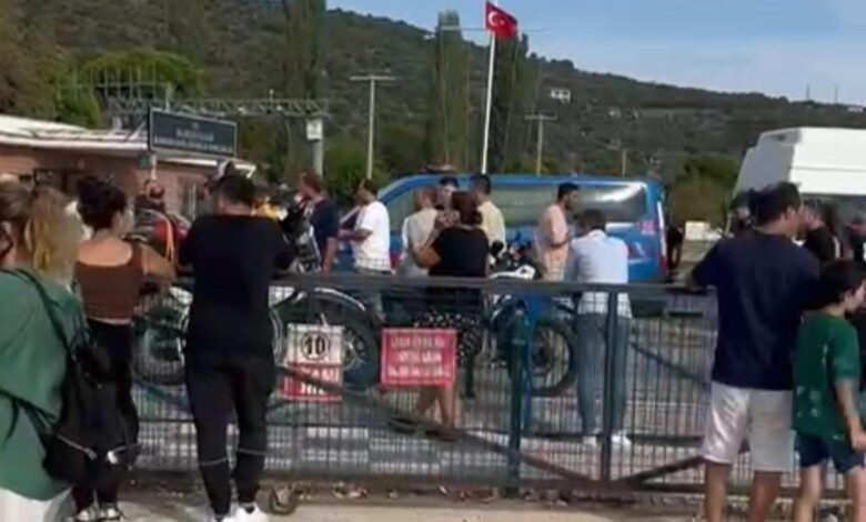 Gemideki fazla yolcu taşımacılığı, seferi aksattı 1 gemideki fazla yolcu tasimaciligi seferi aksatti 655c3fc |