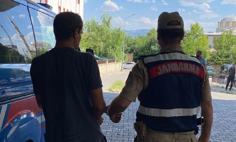 JASAT Balıkesir’de hapis cezası bulunan 52 şahsı yakaladı 1 jasat balikesirde hapis cezasi bulunan 52 sahsi yakaladi 49d808e |