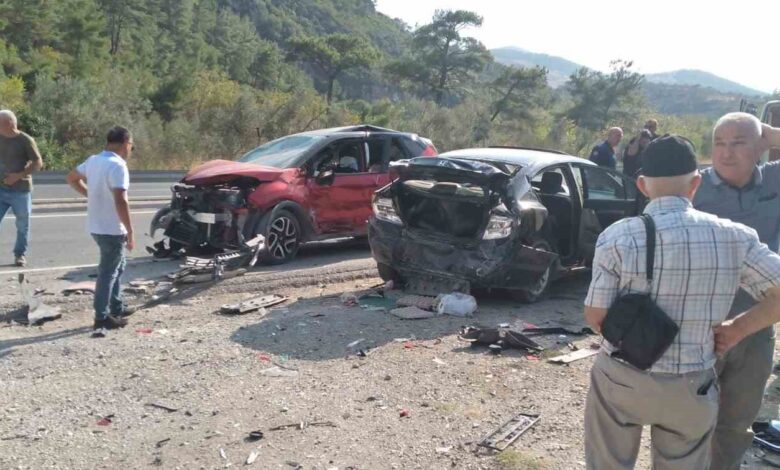 Otomobil park halindeki araçlara çarptı: 7 yaralı 1 otomobil park halindeki araclara carpti 7 yarali eea6e1c |