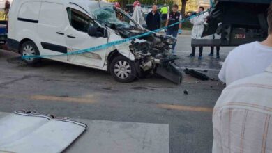 suratli giden hafif ticari arac park halindeki tira ok gibi saplandi 1 olu 61af90c |