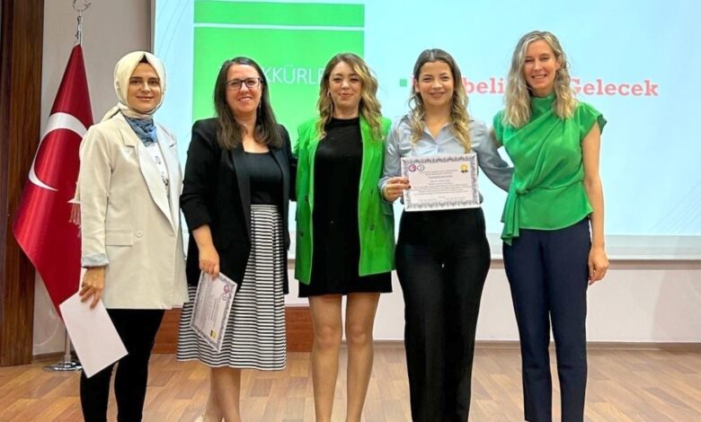 Yeşil Dönüşüm ile Geleceğe Sağlık: ÇOMÜ’de İyi Ebelik ve Sürdürülebilirlik Adımları 1 yesil donusum ile gelecege saglik comude iyi ebelik ve surdurulebilirlik adimlari 30b6420 |