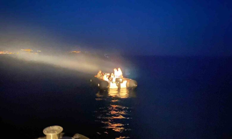 yunan sahil guvenlik kacak gocmenleri olume terk etmeye devam ediyor d7fbadf |