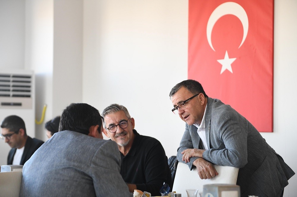 94 mahalle muhtari baskan hakan sehirli ile bir araya geldi 524fbf3 |