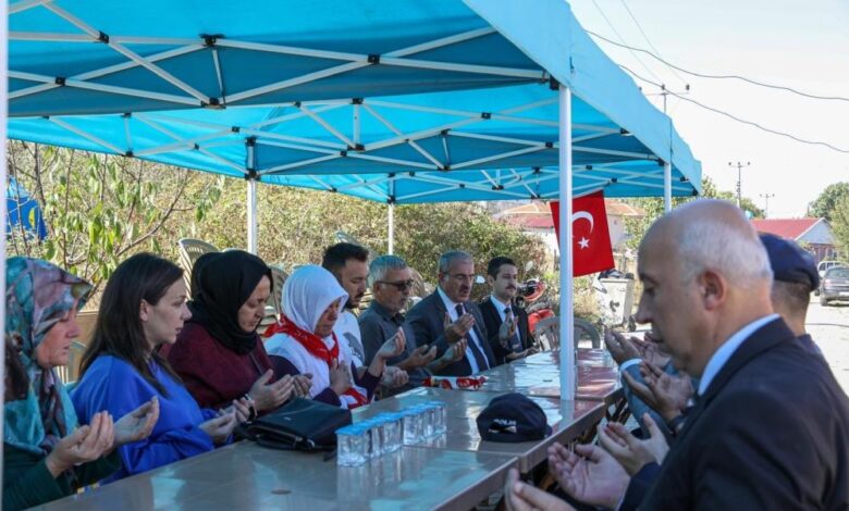 Vali Toraman’dan Yenice’li şehit ailesine ziyaret 1 AW304090 01 |