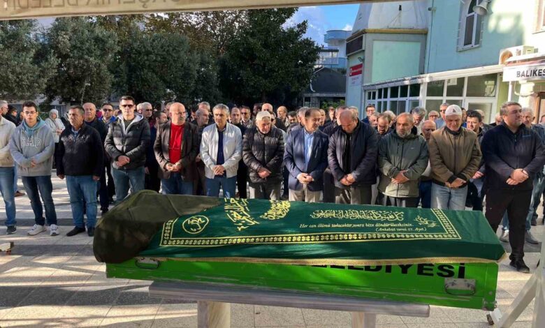 aksarayda devrilen otobuste hayatini kaybeden bandirmali yolcu defnedildi 173d08e |