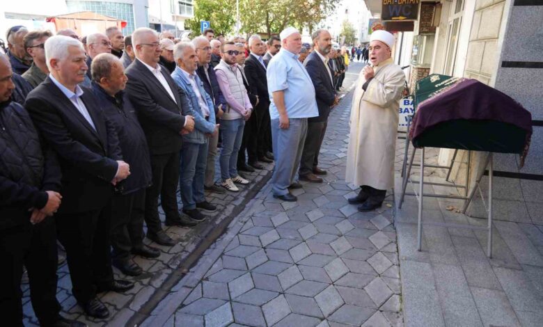 Aksaray’daki kazada yaralanarak tedavi gördüğü hastanede hayatını kaybeden Hafize Çimen, Edremit’te defnedildi 1 aksaraydaki kazada yaralanarak tedavi gordugu hastanede hayatini kaybeden hafize cimen edremitte defnedildi f65e0b2 |
