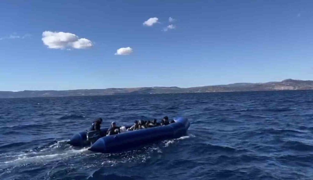 ayvacik aciklarinda 15 kacak gocmen yakalandi 9d84310 |