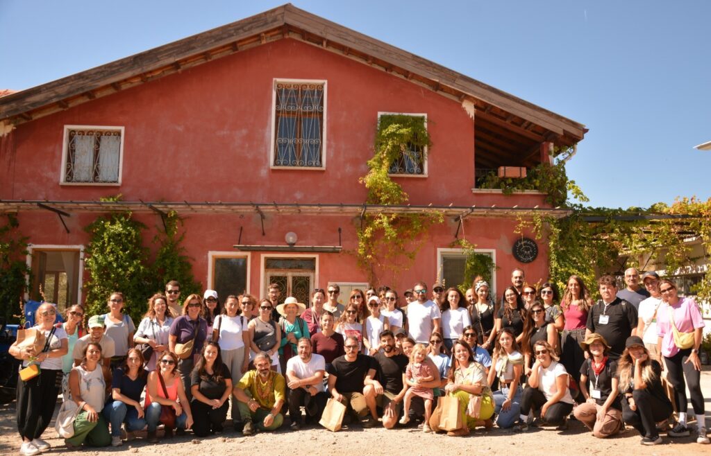 12. Tıbbi ve Aromatik Bitkiler Yetiştiriciliği Kursu sona erdi 2 bacemde tibbi ve aromatik bitkiler kursu tamamlandi |