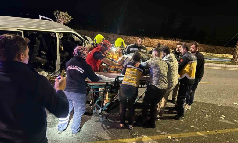Balıkesir’de minibüs takla attı: 1 ölü, 4 yaralı 1 balikesirde minibus takla atti 1 olu 4 yarali aa2750c |