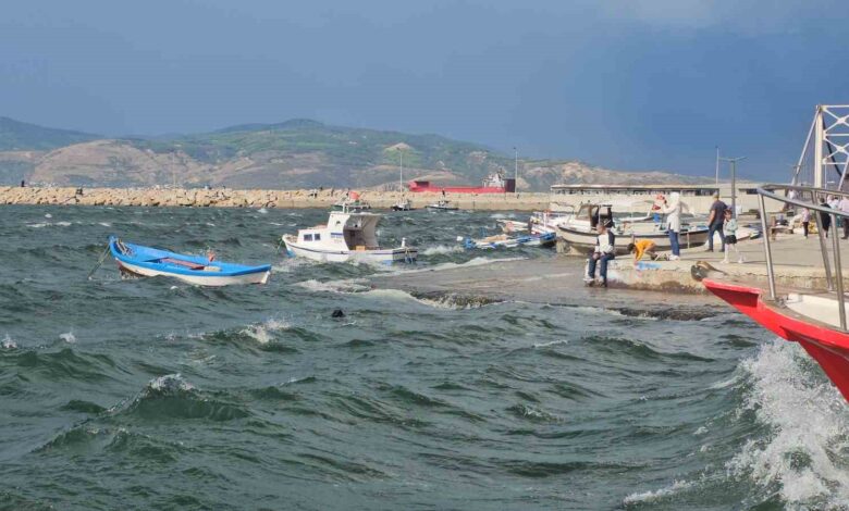 Bandırma’da fırtına etkili oldu 1 bandirmada firtina etkili oldu 7ae4d2b |