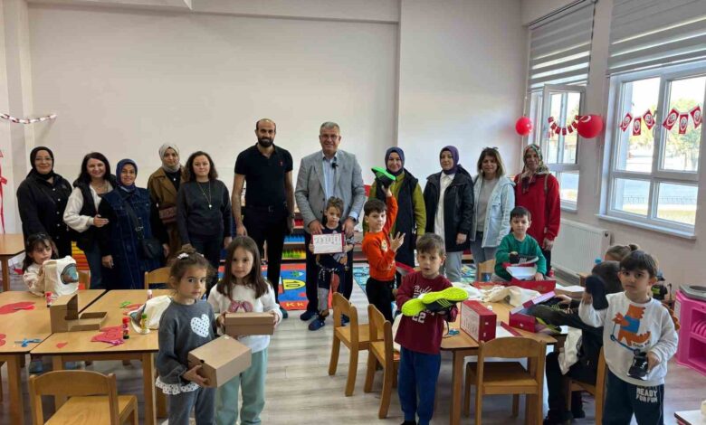Başkan Elbi sözünü tuttu, Karabiga’daki tüm çocuklara ayakkabı hediye edildi 1 baskan elbi sozunu tuttu karabigadaki tum cocuklara ayakkabi hediye edildi 653fea1 |
