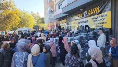 bir zuccaciye magazasinin ne alirsan 100 lira kampanyasi uzun kuyruklara neden oldu 6969d52 |