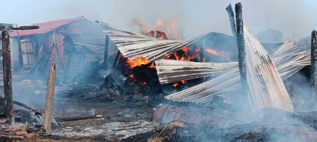 canda saman deposunda yangin dcbab05 |