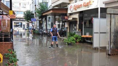 erdekte 10 dakikalik yagis sonrasi altyapi sorunu yine gundemde a5b6365 |
