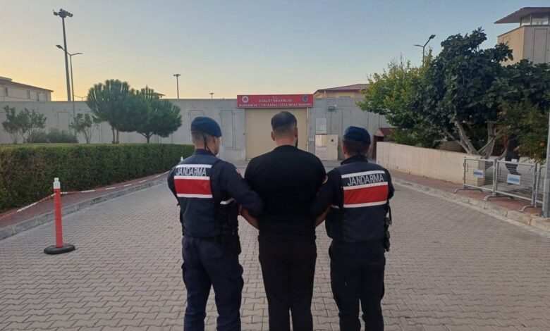 Firari hükümlüler jandarmadan kaçamadı 1 firari hukumluler jandarmadan kacamadi 6a067a3 |