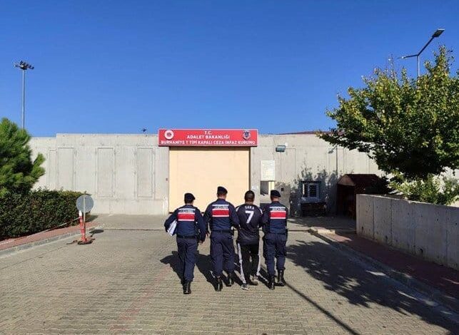 Firari suç makinesi cezaevine gönderildi 1 firari suc makinesi cezaevine gonderildi 4bdb65b |