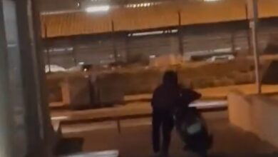 Kasklı motosiklet hırsızı önce kameraya, sonra polise yakalandı 3 kaskli motosiklet hirsizi once kameraya sonra polise yakalandi 4ba287f |