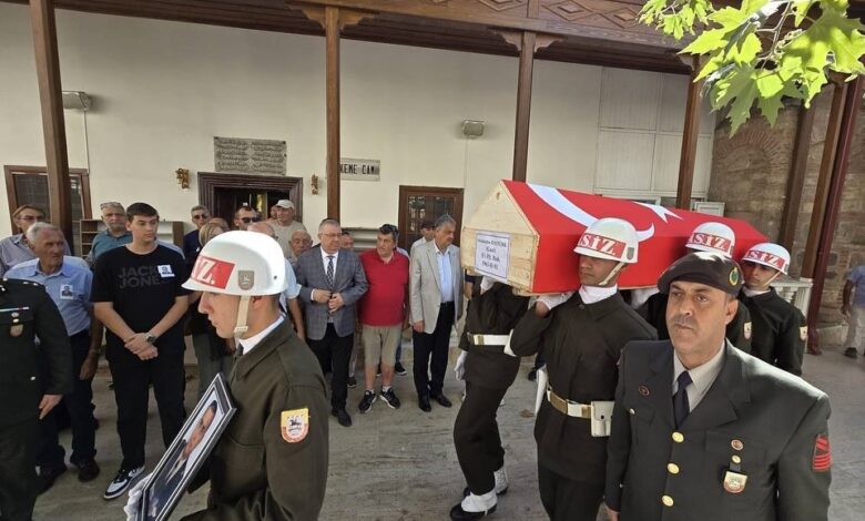 Kıbrıs Gazisine son görev 1 kibris gazisine son gorev ab3ecd0 |