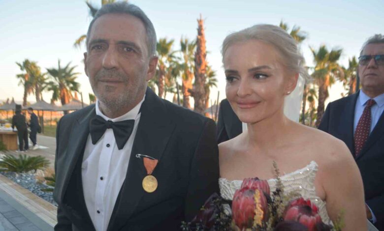 Sanatçı Yavuz Bingöl’ün nikahında babasından anlamlı hediye 1 sanatci yavuz bingolun nikahinda babasindan anlamli hediye 6263f34 |