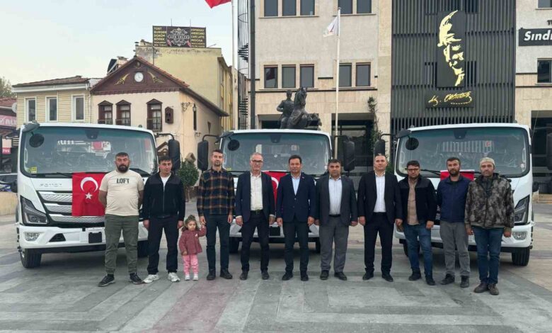 sindirgi belediyesine 5 hizmet araci 7fa078c |