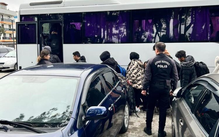 Çanakkale’de Afganistan uyruklu 27 şahıs yakalandı 1 AW330036 01 e1731754128712 |