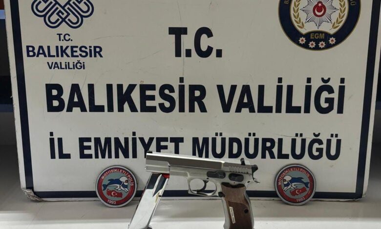 Aranan 53 şahıs yakalandı 1 aranan 53 sahis yakalandi d632c9f |