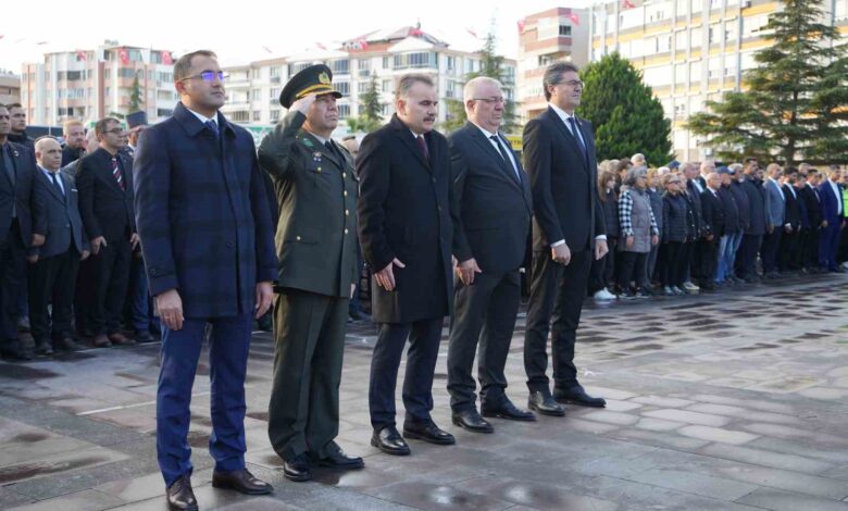 Atatürk Edremit’te özlemle anıldı 1 ataturk edremitte ozlemle anildi 8659cfc |