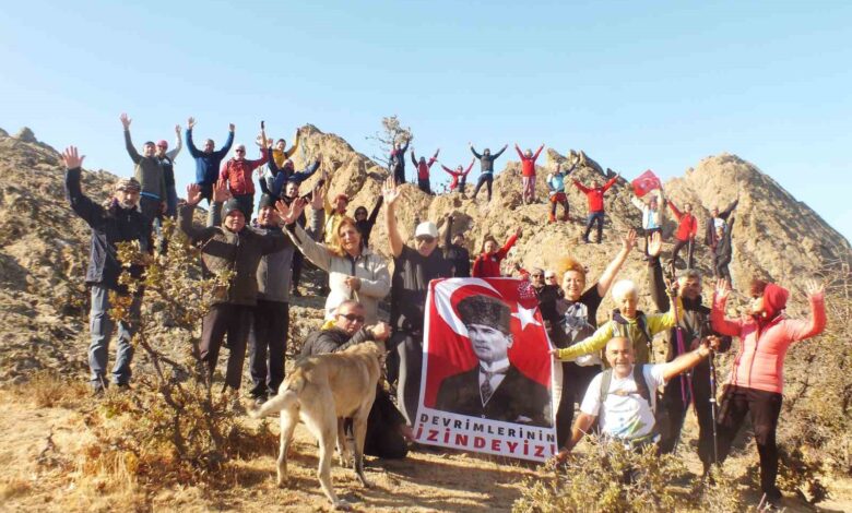 Atatürk’ü zirvede andılar 1 ataturku zirvede andilar d310dca |